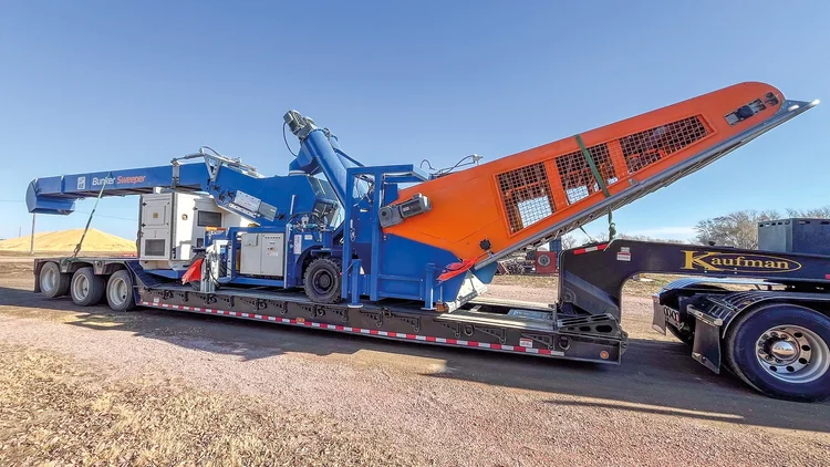 KE-Agri-BunkerSweeper600-complete-unit-on-truck KE BunkerSweeper combined with BunkerStacker