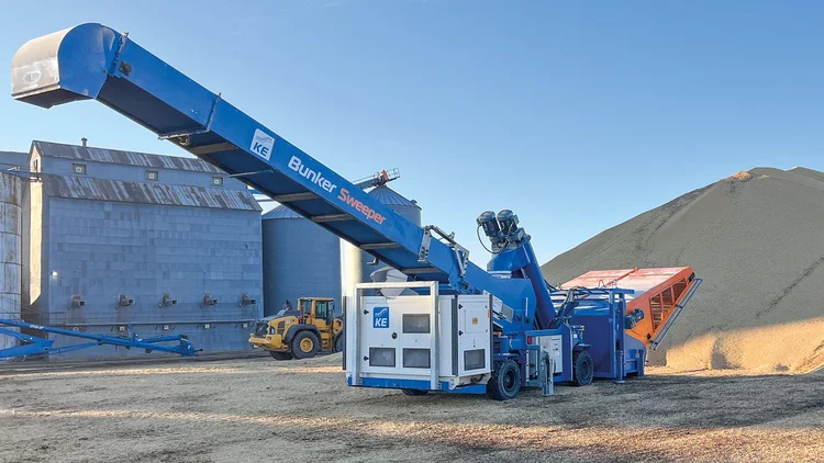 KE-Agri-BunkerSweeper600-with-onboard-generator 2023 model with feed augers